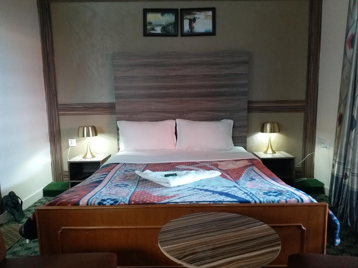 Hotel Marigold โปขระ ภายนอก รูปภาพ