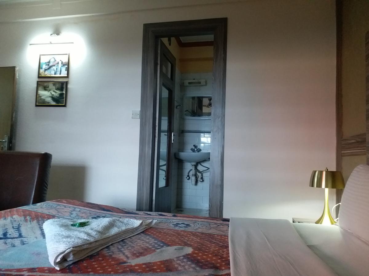 Hotel Marigold โปขระ ภายนอก รูปภาพ